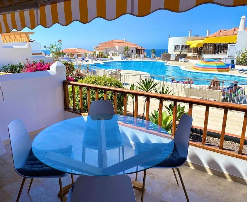 Stylish & Modern 1 Bedroom Suite On Frontline Of Playa Del Duque Costa Adeje  Extérieur photo