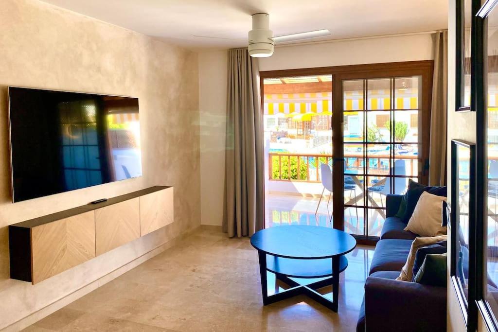 Stylish & Modern 1 Bedroom Suite On Frontline Of Playa Del Duque Costa Adeje  Extérieur photo