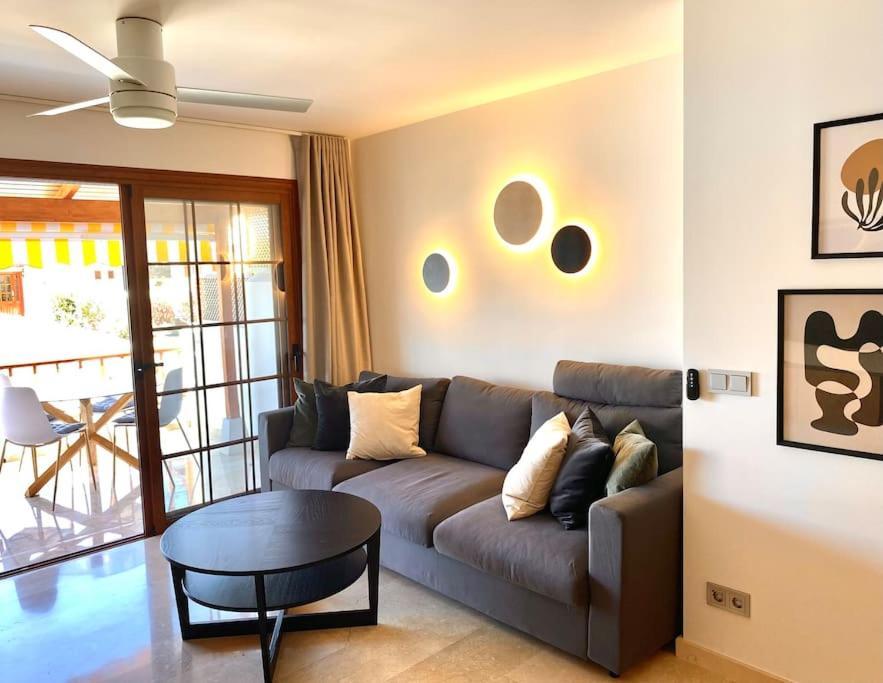 Stylish & Modern 1 Bedroom Suite On Frontline Of Playa Del Duque Costa Adeje  Extérieur photo